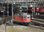 SBB Re 420 136 am 23.03.17 in Basel SBB Vorfeld von einer Brücke aus fotografiert