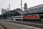 SBB: Sehr bald Geschichte.
Impressionen vom 17. März 2017 mit Re 4/4 bespannten Personenzügen im Bahnhof St.Gallen.
Re 420 153-9
Foto: Walter Ruetsch
