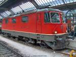 Re 4/4 II  Re 420 11194 am 30.12.03 in Zrich HB