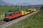 Re 420 254-8 zwischen Niederbipp und Wangen an der Aare am 2. April 2019 mit Sonderleistung nach Sion.
Foto: Walter Ruetsch