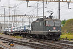 Re 420 330-3 durchfährt den Bahnhof Pratteln. Die Aufnahme stammt vom 11.06.2019.