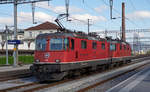 Abdrehfahrt VSOE-ZUG via Zofingen.
Die Re 420 159-6 und Re 420 156-2 vom Venice-Simplon-Orient-Express auf Rangierfahrt in Zofingen am 17. Juni 2019.
Foto: Walter Ruetsch