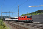 Re 4/4 II 11116 durchfährt den Bahnhof Gelterkinden. Die Aufnahme stammt vom 07.07.2020.
