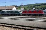 Die Re 4/4 11173 des DSF und die Rd 4/4 11193 der SBB P die am 15.9.24 in Balsthal am rangieren sind.