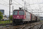 Re 420 234-8 durchfährt am 25.09.2024 den Bahnhof Pratteln.