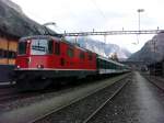 Re4/4 II 11136 mit IR bei Bodio am 03.04.2008