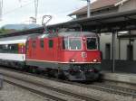 SBB - Re 4/4 11215 im Bahnhof Sissach am 28.07.2012