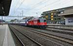 LION HVZ Pendel mit der Re 4/4 II 420 222-2 und 420 229-7 (hinten) als Leerfahrt bei Einfahrt in Rotkreuz, 08.08.2013.