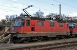 Re 4/4 II 11308 am Güterbahnhof Muttenz. Die Aufnahme stammt vom 27.01.2014.