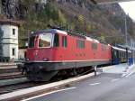 SBB Re 420 11204 mit PKW-Tunnel-Zug am 12.11.2006 im Grenzbahnhof Iselle/Italien.