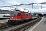 Nach drei Tagen aktivem Einsatz am Gotthard wird der Dispo Olten nun von Zrich leer zurck nach Olten berfhrt. Vor kurzem erreichte die Re 4/4 II 11304 mit dem 8-teiligem EWI Pendel als IR 2426 den Hauptbahnhof Zrich HB, 14.12.2014.