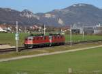 SBB: Roter Re 4/4 II Lokzug bei Niederbipp auf der Fahrt nach Solothurn am  25.