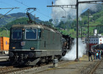 SBB: VOLLDAMPF für die A 3/5 705 und die C 5/6 2978 in Schwyz am 21. Mai 2016 trotz Vorspann der letzten grünen Re 4/4 II 11161 von SBB Personenverkehr.
Foto: Walter Ruetsch