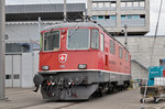 Re 4/4 II 11300 steht bei der Lok-Werkstatt hinter dem Bahnhof SBB. Die Aufnahme stammt vom 04.09.2016.