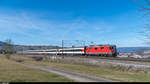 Re 4/4 II 11114 mit IR Basel SBB - Zürich HB am 25. Februar 2017 bei Frick.