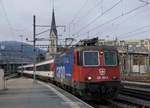 SBB: Sehr bald Geschichte.
Impressionen vom 17. März 2017 mit Re 4/4 bespannten Personenzügen im Bahnhof St.Gallen.
Re 421 392-2
Foto: Walter Ruetsch