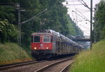 421 373-2 von SBB-Cargo kommt die Kohlscheider-Rampe hoch aus Richtung Neuss,Herzogenrath mit einem langen Hyundai-Autozug aus Polen nach Aachen-West und dann weiter nach Belgien und fährt in Richtung Richterich,Laurensberg,Aachen-West. Aufgenommen von Bahnsteig 1 in Kohlscheid.  
Am Nachmittag vom 6.6.2016.