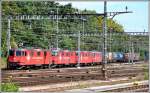 436 115-0 und drei weitere Loks führen einen Walther Zug durch den Rangierbahnhof Muttenz. (04.09.2014)