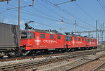 Dreifachtraktion, mit den Loks 436 114-3  Natalie , 436 115-6  Ivon  und 436 111-5  Sara , durchfahren den Bahnhof Pratteln. Die Aufnahme stammt vom 07.05.2016.
