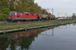 Re 430 361-6 mit einem Kurzgterzug in Fahrrichtung Frauenfeld am Thurkanal in Brglen (TG) am 02.11.2018