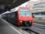 SBB - Lok 450 011-2 unterwegs auf der S3 im Bahnhof Zrich Altstetten am 16.09.2013