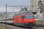 Re 460 117-5 fährt Richtung Bahnhof SBB. Die Aufnahme stammt vom 15.01.2018.