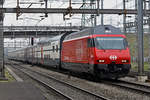 Re 460 103-5 durchfährt den Bahnhof Muttenz. Die Aufnahme stammt vom 20.03.2018.
