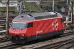 Re 460 033-4 fährt aus dem Bahnhof SBB in Basel. Die Aufnahme stammt vom 08.02.2014.