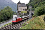 Nachschuss auf Re 460 101-9  Bözberg  am Schloss Saint-Maurice (CH).

🧰 SBB
🚝 IR 1817 (IR 90) Genève-Aéroport (CH)–Brig (CH)
🚩 Bahnstrecke Vallorbe–Domodossola (Simplonstrecke | 100/200)
🕓 4.8.2020 | 12:32 Uhr