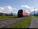 SBB- IC unterwegs bei Uttigen in Richtung Bern an der Spitze die 460 063-1 am 24.10.2020