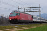 Re 460 049-0 fährt Richtung Bahnhof Tecknau.