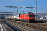 Re 460 022-7 durchfährt den Bahnhof Rupperswil. Die Aufnahme stammt vom 13.01.2022.