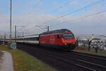 Re 460 078-9 fährt Richtung Bahnhof Hornussen. Die Aufnahme stammt vom 28.01.2022.