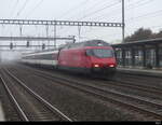 SBB - 460 097-9 unterwegs in Nebel in Richtung Bern im Bhf. Rothrist am 05.10.2022