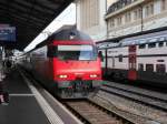 SBB - 460043-3 mit IR bei der einfahrt im Bahnhof Lausanne am 20.07.2014