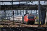 460 049-0mit einem IR nach Zürich HB in Muttenz (04.09.2014)