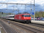 SBB - 460 012-8 mit IR bei der durchfahrt in Liestal am 16.04.2016