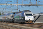 Re 460 005-2, mit der Thales Werbung, durchfährt den Bahnhof Rothrist. Die Aufnahme stammt vom 10.08.2016.