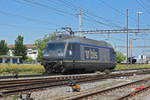 Re 465 012-3 durchfährt solo den Bahnhof Pratteln. Die Aufnahme stammt vom 25.06.2020.