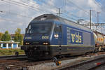 Re 465 006-5 der BLS durchfährt den Bahnhof Pratteln. Die Aufnahme stammt vom 14.10.2020.