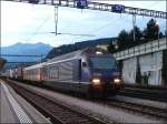 Am Abend des 30.07.08 war BLS Lok Re 465 007 mit einem HUPAC am Haken, bedingt durch einen Lokfhrerwechsel, fr kurze Zeit im Bahnhof von Spiez abgestellt.