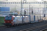 Güterzug auf der Fahrt nach Olten am 16.10.2021 in Lausen.