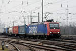 Re 482 025-4 durchfährt den badischen Bahnhof. Die Aufnahme stammt vom 24.01.2019.