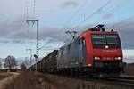 Mit einem  GTS -Containerzug nach Piacenza fuhr am Nachmittag des 21.01.2018 die Re 482 004-9 nördlich von Müllheim (Baden) über die KBS 703 in Richtung Basel.