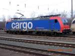 Die Lokomotiven von SBB cargo sind immer wieder in sterreich vor Gterzgen anzutreffen. Am 6.2.2009 war 482 048-6 auf dem Wiener Donauuferbahnhof abgestellt.