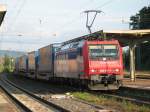 482 017 fuhr am 14. August 2010 mit einem Aufliegerzug durch Kreiensen.