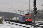 482 037-9 der SBB-Cargo zieht am Vormittag des 27/11/2010 einen Containerzug durch Kln-West.