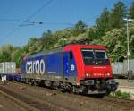 482 049-4  Die 50. fr SBB  mit Containerzug in Fahrtrichtung Norden. Warum die 50., wenn es doch die 49 ist? Ganz einfach, weil die SBB nicht bei 001 angefangen hat zu zhlen. Der Beweis folgt im nchsten Bild. Aufgenommen am 26.04.2011 in Eichenberg.