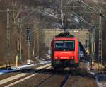 Als Lz jagen 482 028-8 und 482 032-0 am 11.02.2012 auf der KBS 480 von Aachen West kommend bei Eilendorf Richtung Kln.