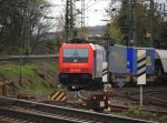 Eine Schweizer 482 046-0 von SBB Cargo steht auf dem abstellgleis in Aachen-West bei Aprilwetter mit Wolken am 23.4.2012.